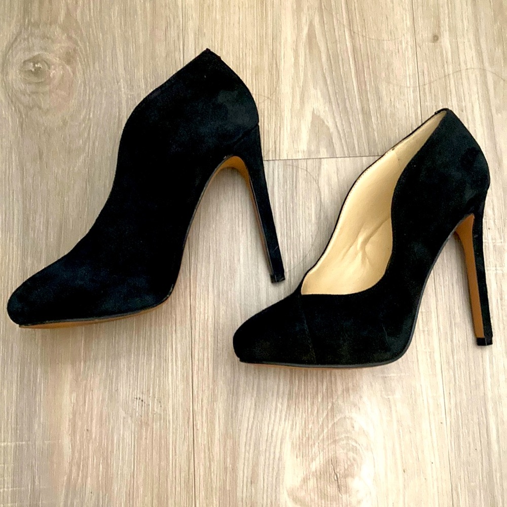 Nine West black velvet heels. Size 5